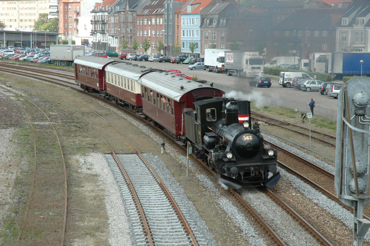 K 563